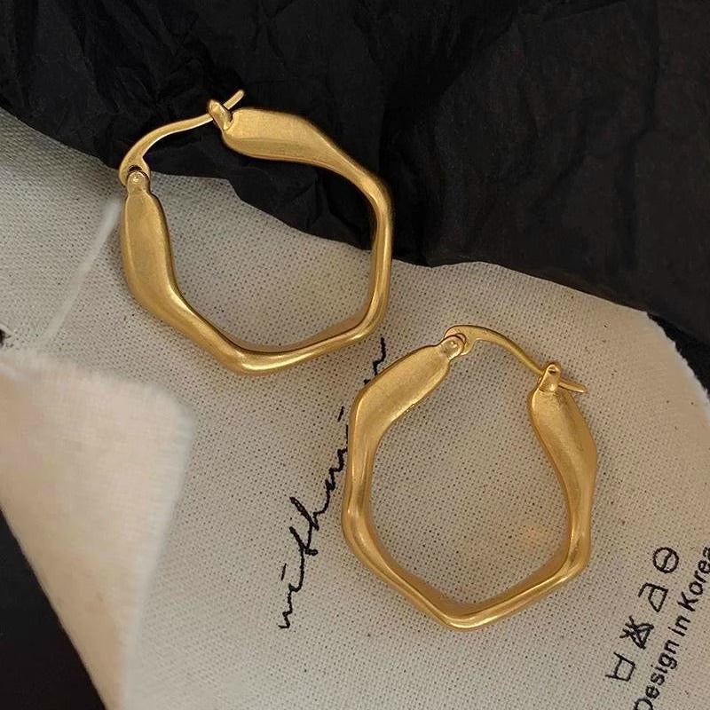 Minimalist Gold Geometric Hoop Earrings – Modern Irregular Shape Statement Earrings for Women