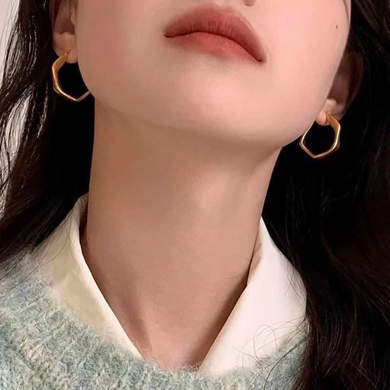 Minimalist Gold Geometric Hoop Earrings – Modern Irregular Shape Statement Earrings for Women