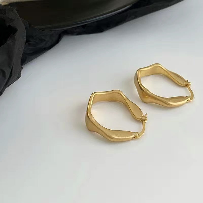 Minimalist Gold Geometric Hoop Earrings – Modern Irregular Shape Statement Earrings for Women
