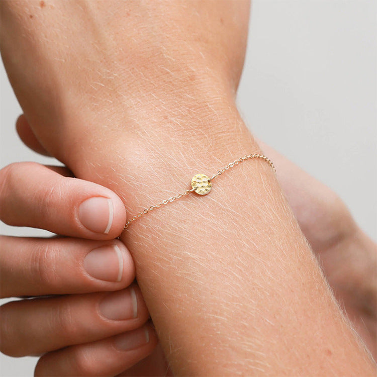 Minimalist Gold Disc Charm Bracelet – Elegant Adjustable Dainty Chain Bracelet for Women