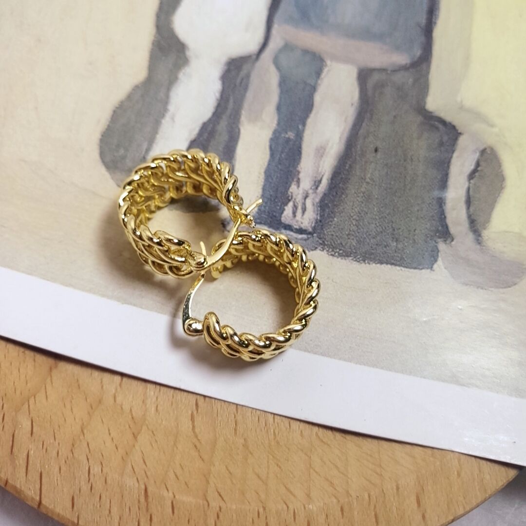Gold Braided Rope Hoop Earrings – Chunky Twisted Huggie Statement Earrings for Women