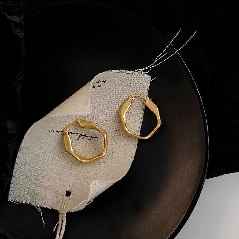 Minimalist Gold Geometric Hoop Earrings – Modern Irregular Shape Statement Earrings for Women