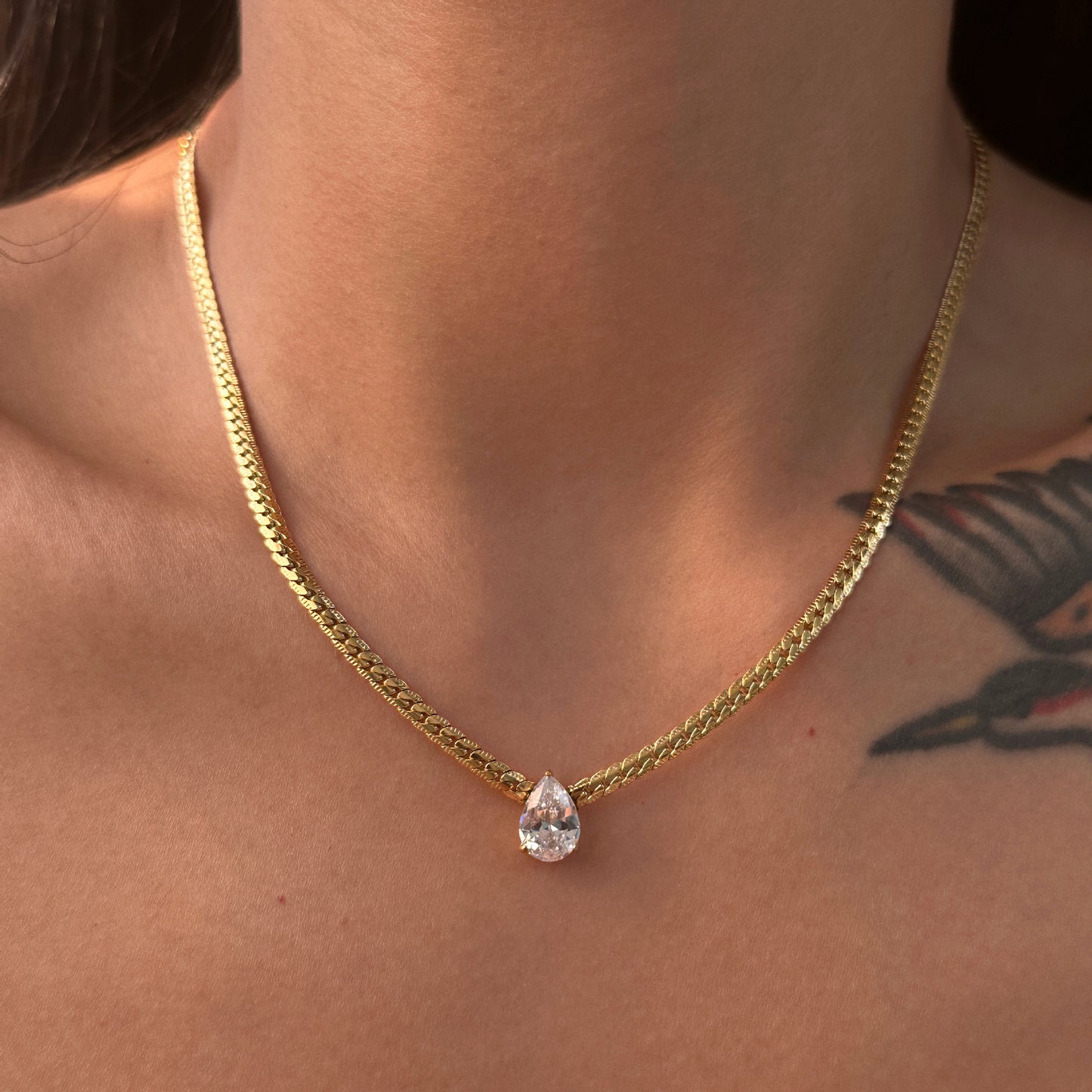 Gold Teardrop Crystal Pendant Necklace – Elegant Minimalist Pear-Cut Zirconia Chain Necklace for Women